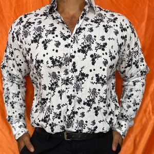 Bold and groovy long sleeve button down shirt♠️🤍